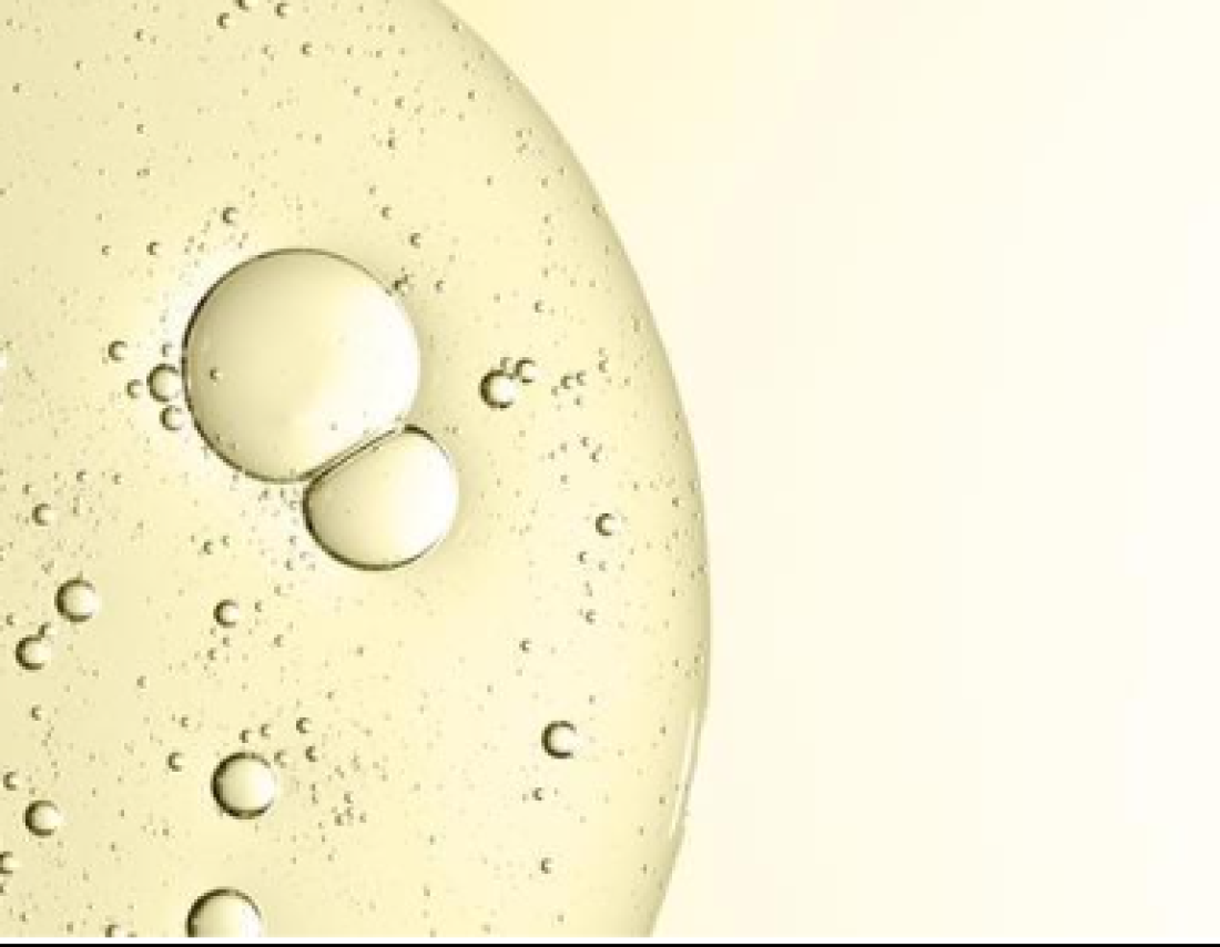 le-guide-complet-du-reacute;tinol-:-bienfaits-et-utilisations-pour-une-peau-eacute;clatante.